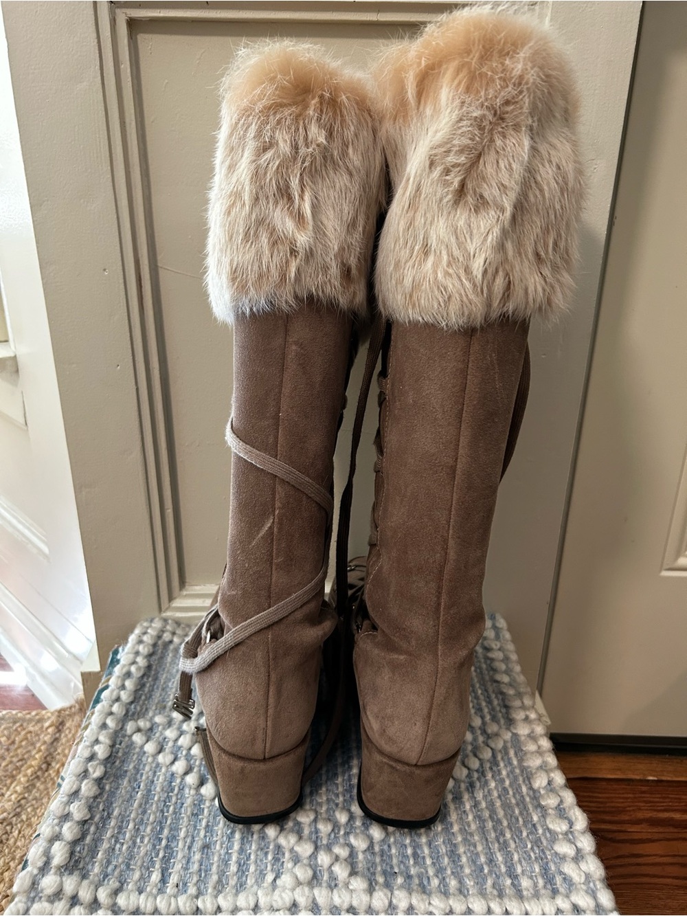Stuart Weitzman Y2K Brown Suede Fur Trim Platform Wedge Aprés Leather Boots 8.5 - Picture 4 of 6
